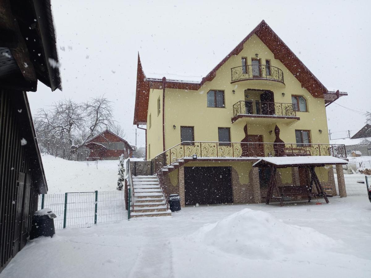 Villa Casa Paty à Mînăstirea Humorului Extérieur photo