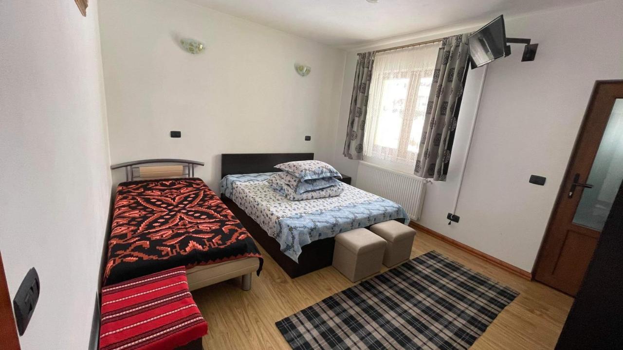 Villa Casa Paty à Mînăstirea Humorului Extérieur photo