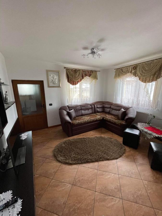 Villa Casa Paty à Mînăstirea Humorului Extérieur photo