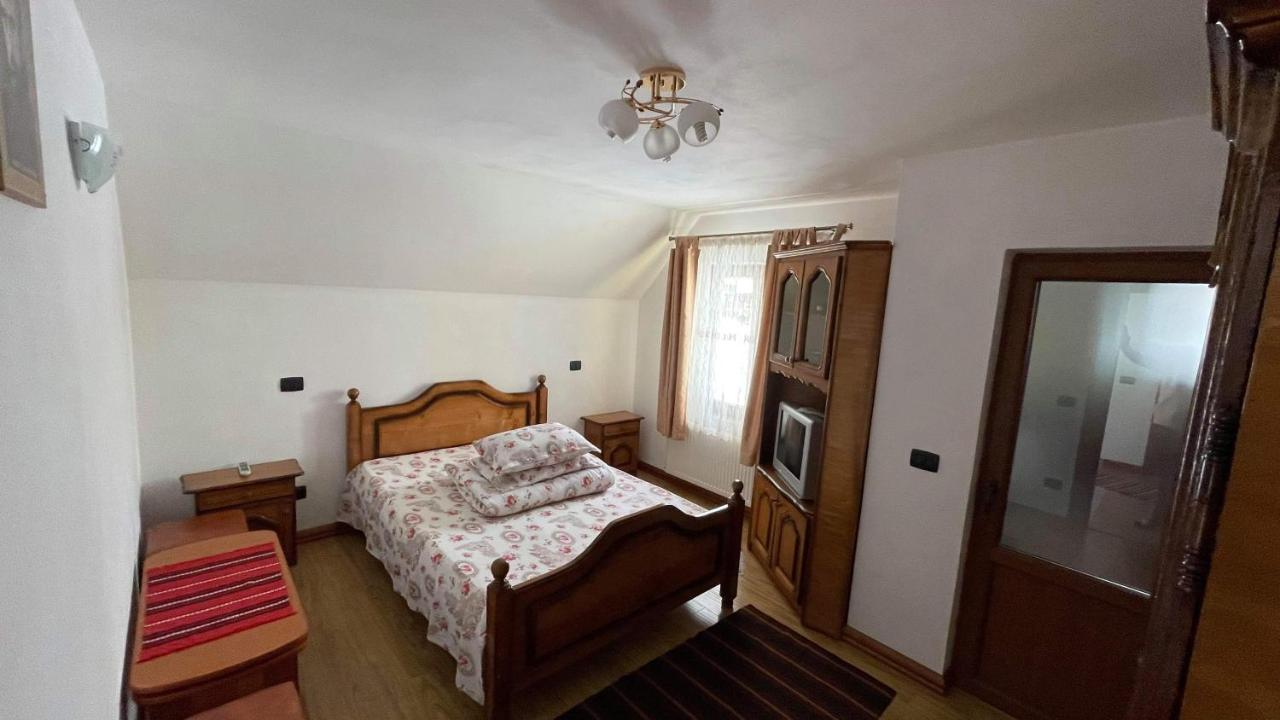 Villa Casa Paty à Mînăstirea Humorului Extérieur photo