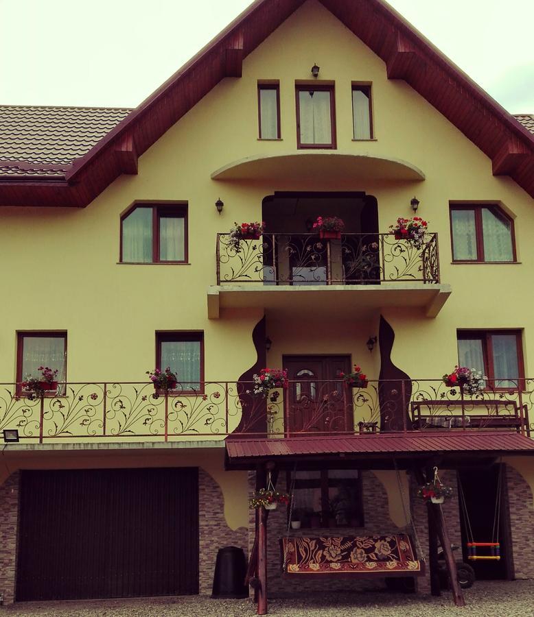 Villa Casa Paty à Mînăstirea Humorului Extérieur photo