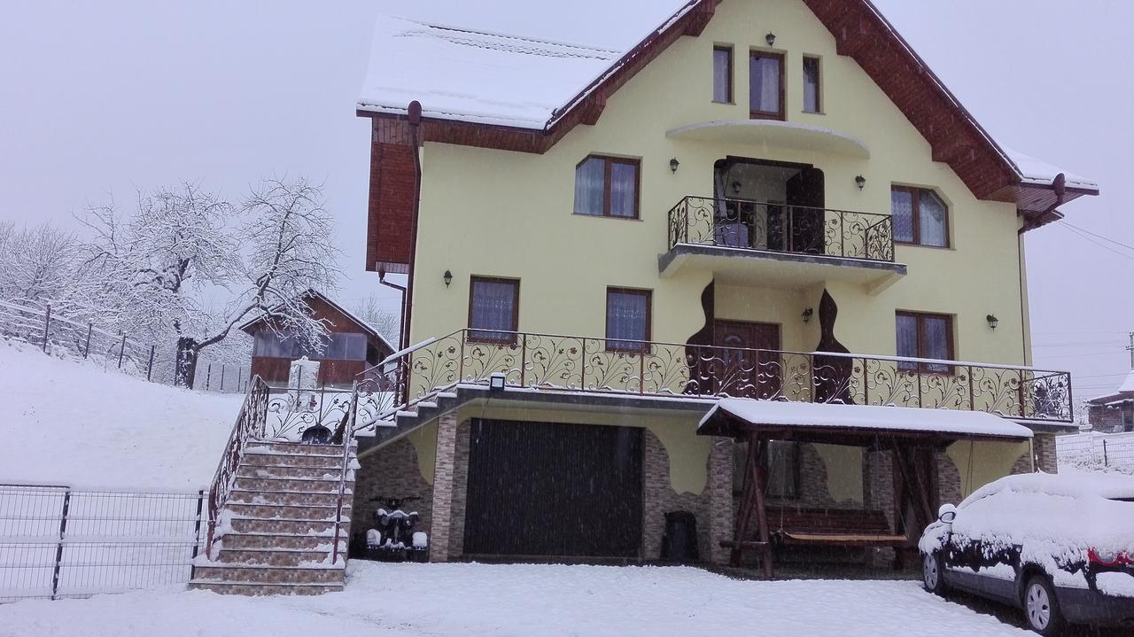 Villa Casa Paty à Mînăstirea Humorului Extérieur photo